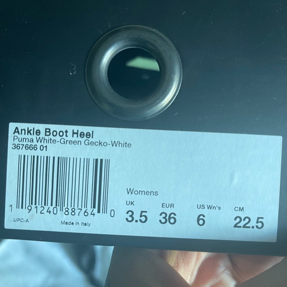 White boots - Picture 3 of 4